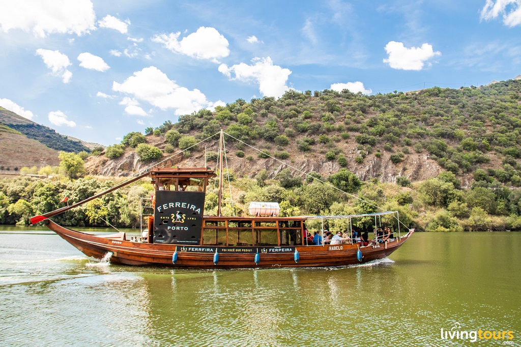 Visite de la vallée du Douro dans un bateau traditionnel Rabelo - Living Tours