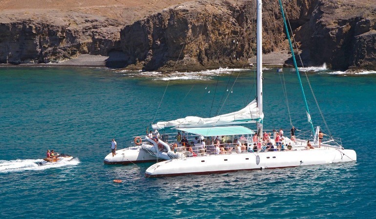 Sortie en Catamaran de Luxe | Lanzarote - Living Tours