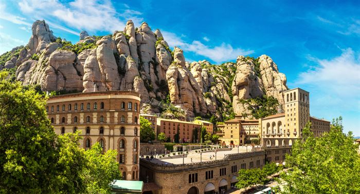 Figures of Montserrat - Living Tours