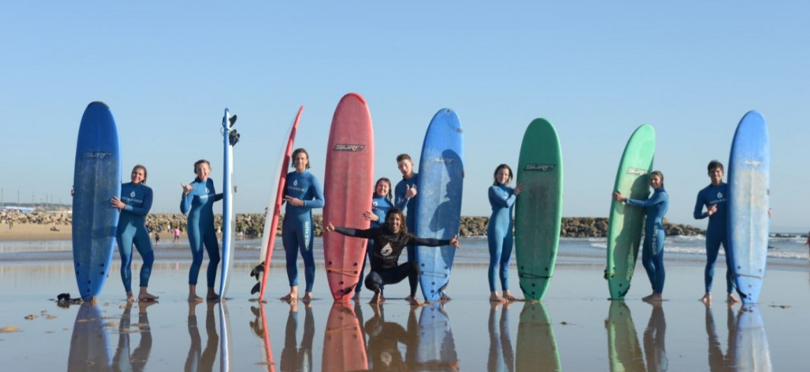 Leçon de surf en groupe à Costa da Caparica par Living Tours
