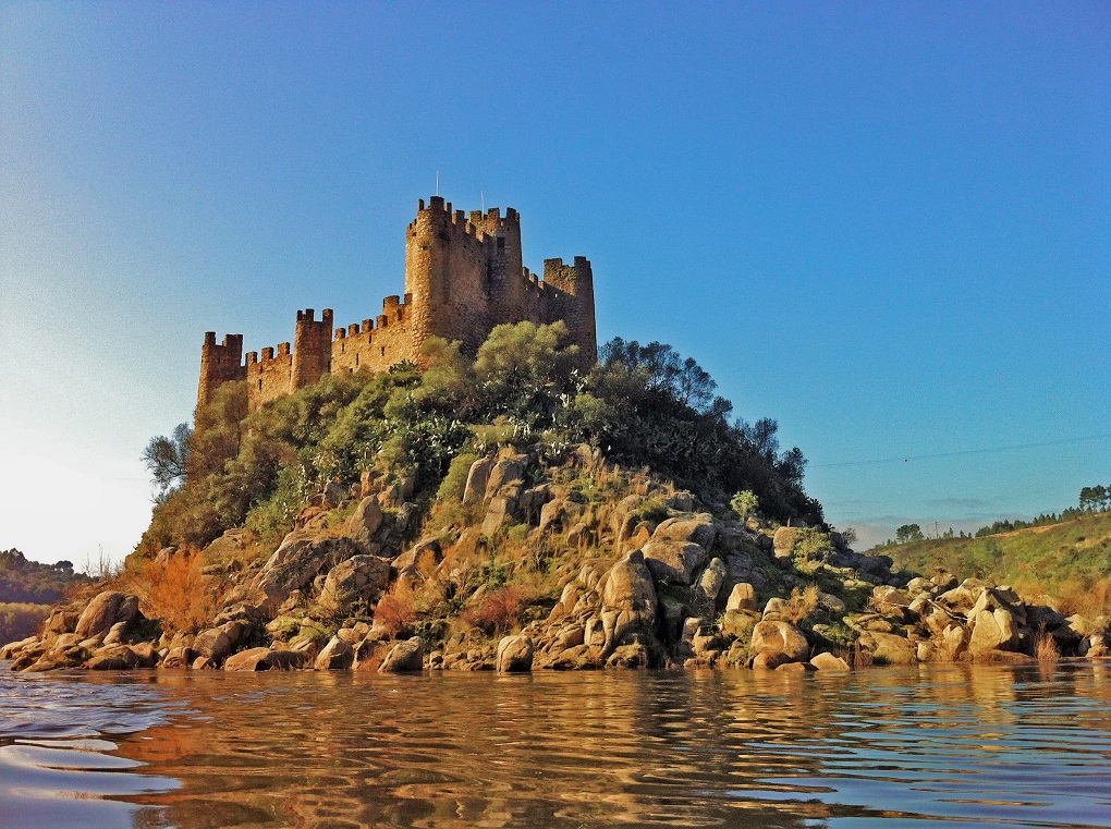 Castle of Almourol - Living Tours
