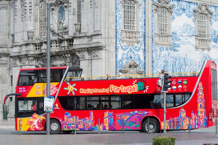 CitySightseeing Porto cite red bus - Living Tours