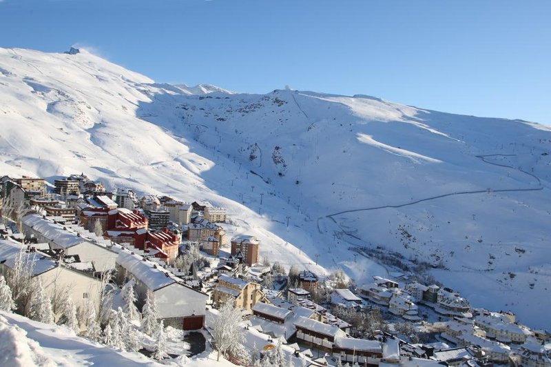 Sierra Nevada from Granada with Living Tours