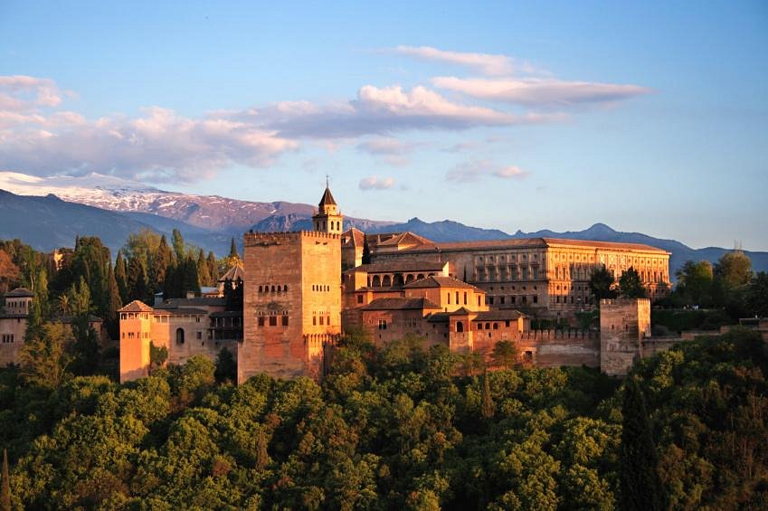 Alhambra by Living Tours