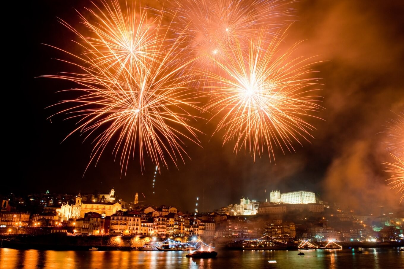 Crucero por San Juan y fuegos artificiales en Oporto - Living Tours